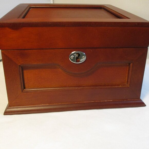 Nice Lift Top Locking Wood Storage Box with Key - Picture 1 of 10